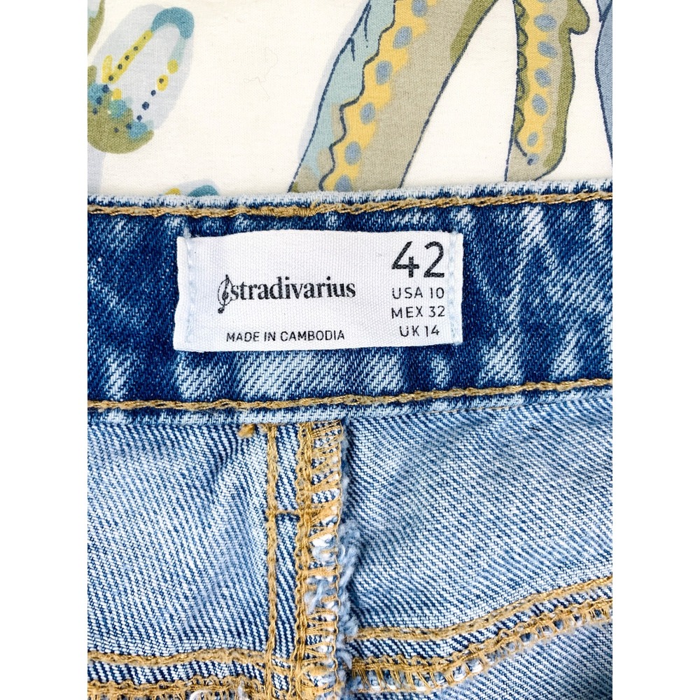 Stradivarius High Waisted Wide Leg Jeans Light Blue Wash Size 10 EUR 42 Baggy - Picture 8 of 16